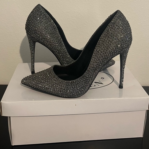 Steve Madden studded shoes - Picture 3 of 3